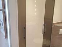 Schrank hochglanz weiß und braun