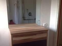 Badezimmer-Schrank mit Spiegel