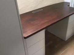 Schuhschrank mit Sitzgelegenheit Seitenansicht