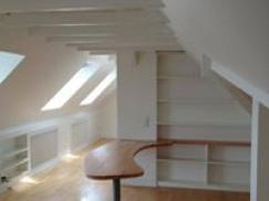 Einbau Regal in weiß und Tresen 