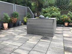 Brunnenverkleidung grau