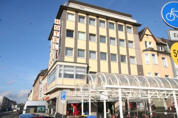 Kunststoff-Fenster in weiß in Hotel