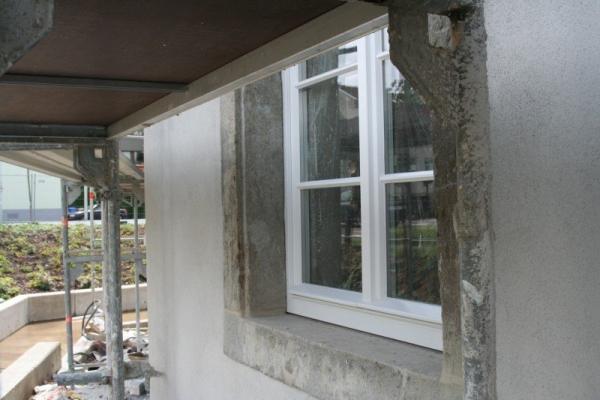 Sprossenfenster aus Holz in weiß 